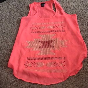 Rue 21 tank